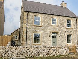 Dove Meadows House
