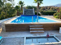 Perikles Hills