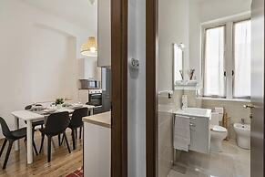 Central Cozy Apartment by Wonderful Italy