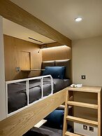 Sleepover Doha North Node, Gate C30