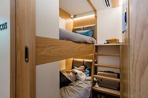 Sleepover Doha North Node, Gate C30