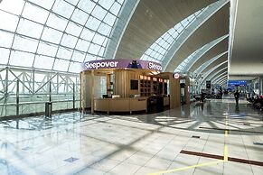 Sleepover Terminal 3, Concourse B – formerly sleep ‘n fly