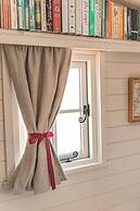Dog Friendly Shepherd's Hut, Perfect for Couples