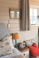 Dog Friendly Shepherd's Hut, Perfect for Couples