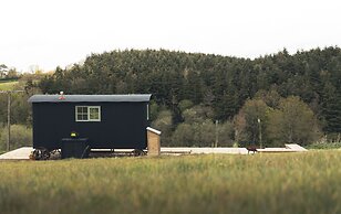 Dog Friendly Shepherd's Hut, Perfect for Couples