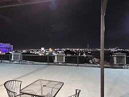HOTEL THE ROOF