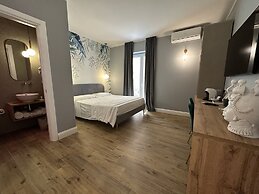 KRYSOS LUXURY ROOMS