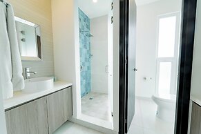 Ocean One Roatan