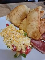 GM Suites Bed & Breakfast