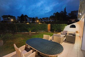 Bay View Gardens Apts with Pool by TrulyCyprus