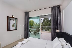 Bay View Gardens Apts with Pool by TrulyCyprus