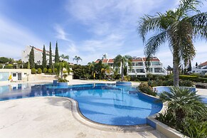 Bay View Gardens Apts with Pool by TrulyCyprus