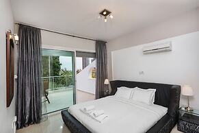 Bay View Gardens Apts with Pool by TrulyCyprus