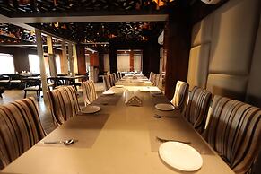 THE LATITUDE LUXURY