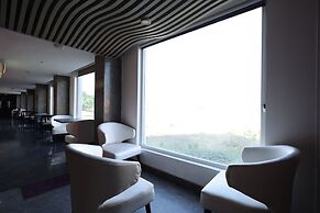 THE LATITUDE LUXURY