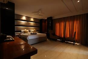 THE LATITUDE LUXURY