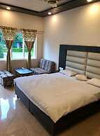 THE PALMS RESORT