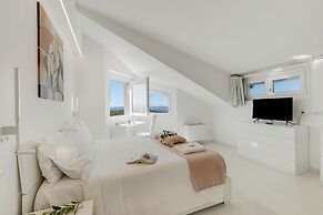 Amazing Villa Chimera White View Pool