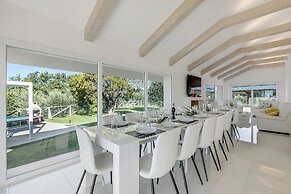 Amazing Villa Chimera White View Pool