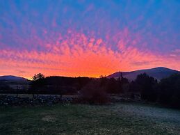 The Old Stables - a gem Surrounded by Mountains!