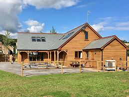 Riverside Lodge