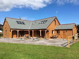 Riverside Lodge