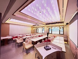 From.K Hotel Changsha Wuyi Square IFS