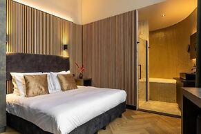 Monument Hotel