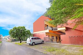 Hotel O A2b Guesthouse