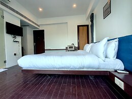 The Sky Imperial Hotel Yahvi