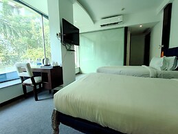 The Sky Imperial Hotel Yahvi