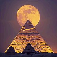 Falcon pyramids inn