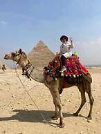 Falcon pyramids inn