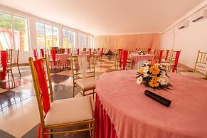 Qcent Woods Spa & Resort