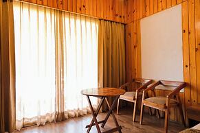 Qcent Woods Spa & Resort