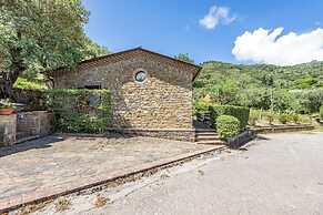Local Stone Cottage With Shared Pool