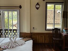 Villa Thida Mekong Riverside