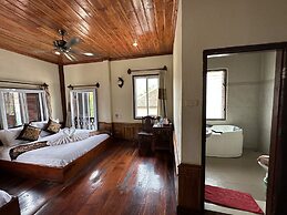 Villa Thida Mekong Riverside
