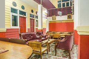 OYO Flagship 90890 Bratang Gede Residence