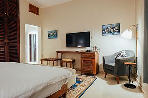Yushili Hotel & Restaurant
