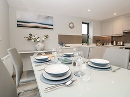 1 De Courcey House