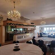 The Royal Oak Hotel