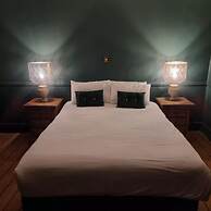 The Royal Oak Hotel