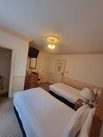 The Royal Oak Hotel
