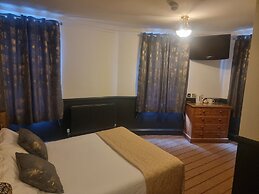 The Royal Oak Hotel