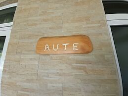 AUTE