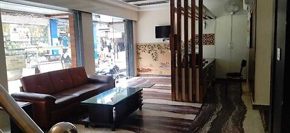 Hotel Raj Villas
