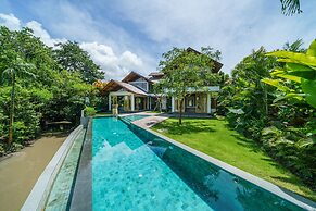 Villa Kauh - Luxury Tropical 5BR Villa