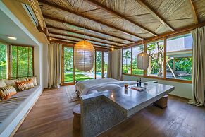 Villa Kauh - Luxury Tropical 5BR Villa
