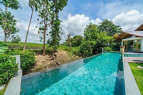 Villa Kauh - Luxury Tropical 5BR Villa